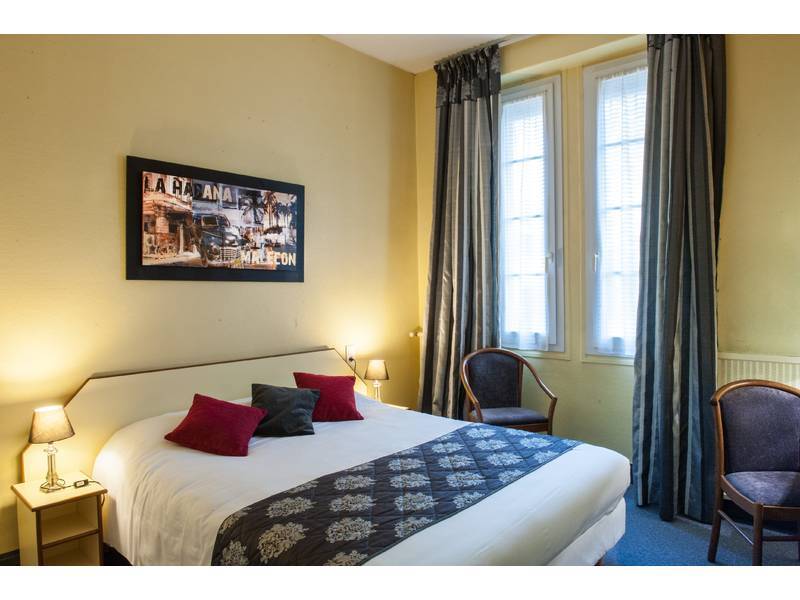 Hotel Les Tilleuls, Bourges Exteriör bild