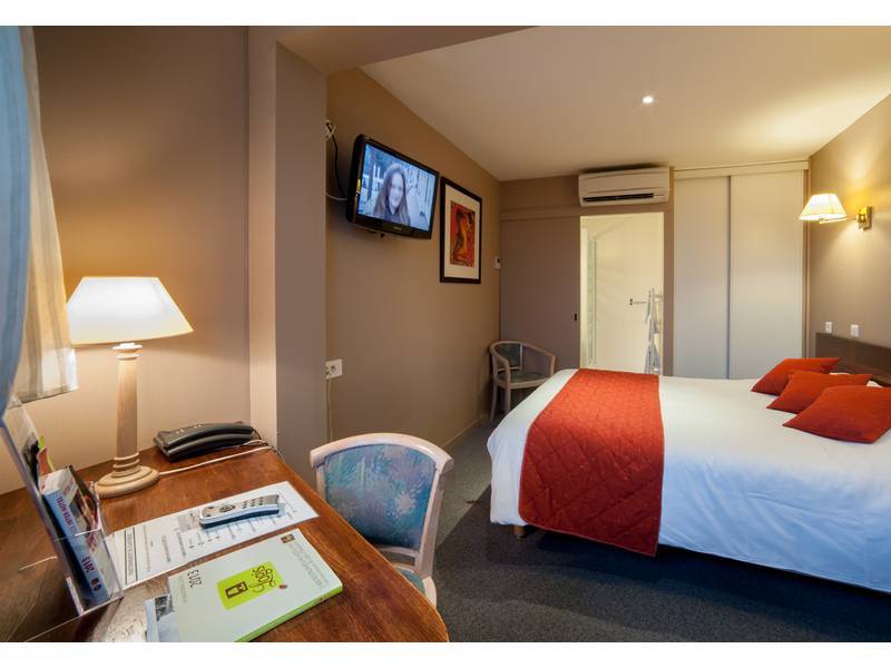 Hotel Les Tilleuls, Bourges Exteriör bild