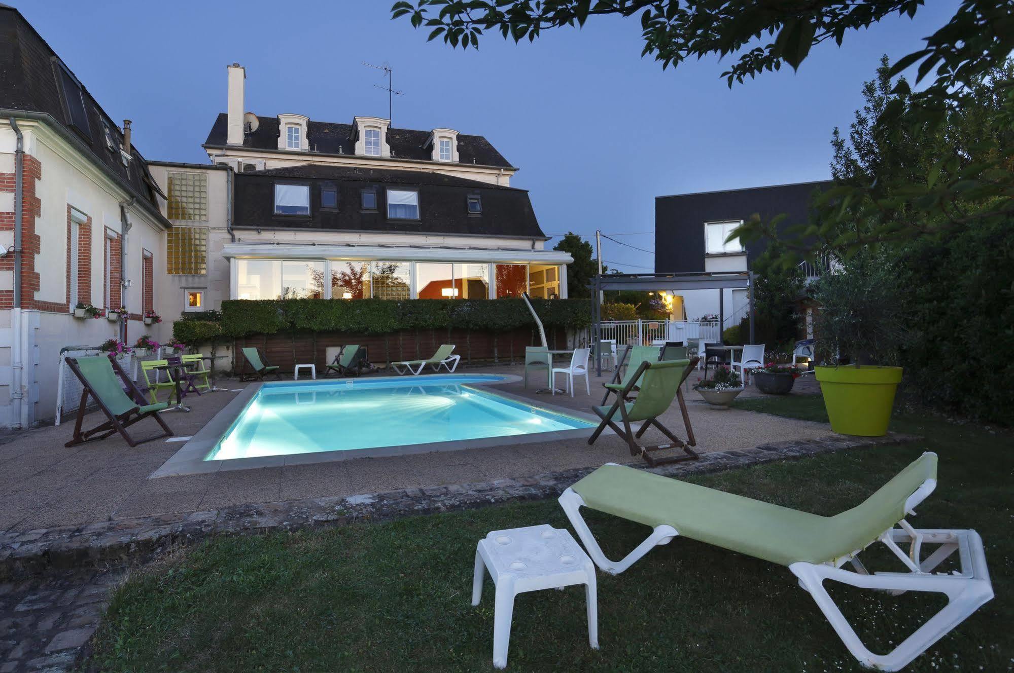 Hotel Les Tilleuls, Bourges Exteriör bild